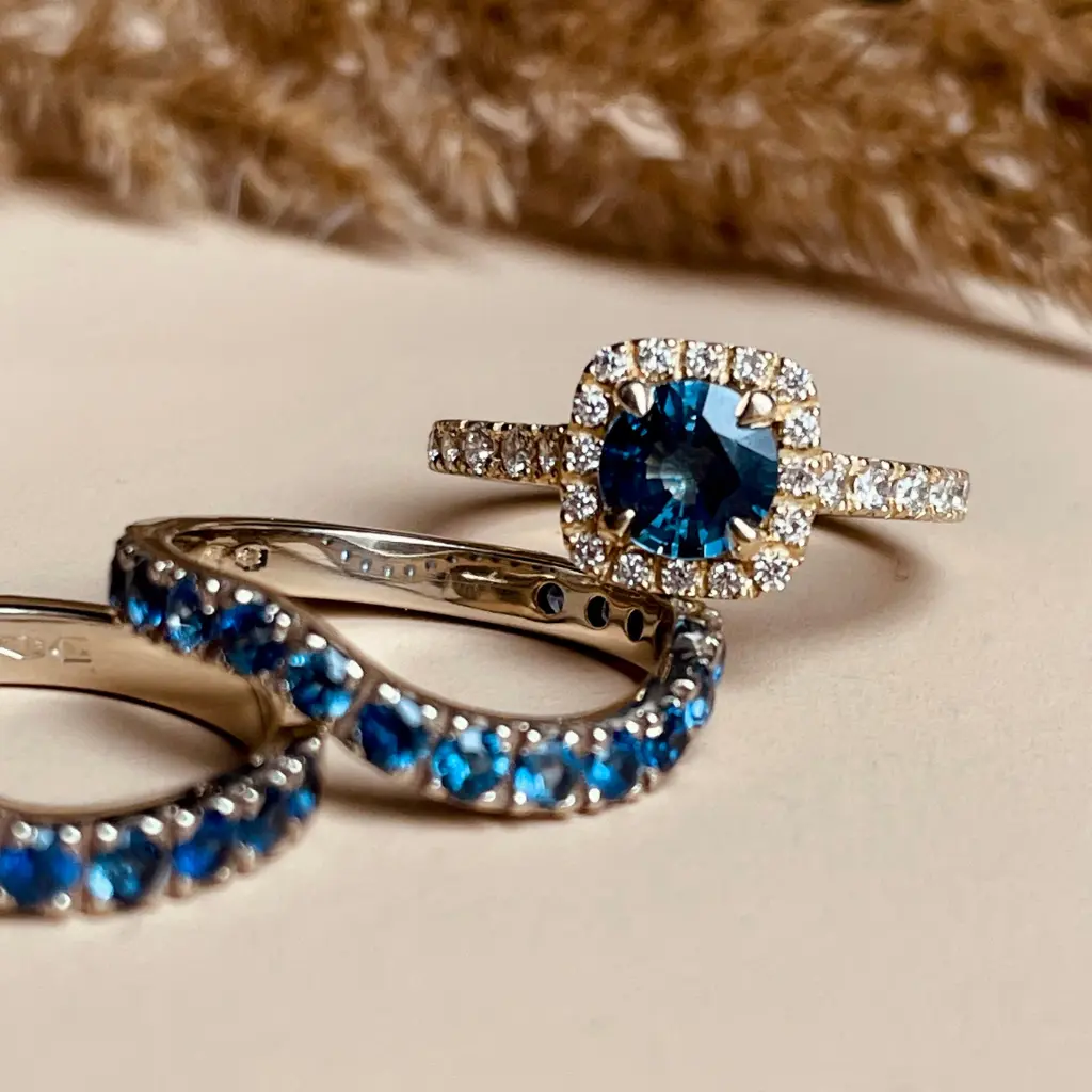 Kolczyki Handmade Kraków – Wyjątkowa Biżuteria Ręcznie Robiona od BigDIAMOND 10 Złote pierścionki z niebieskimi kamieniami i diamentami