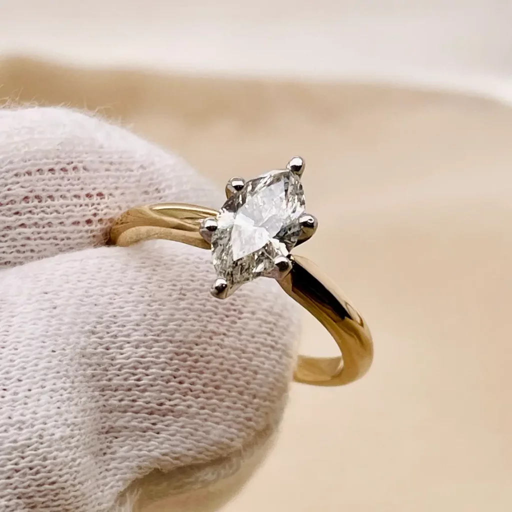 Kolczyki Handmade Kraków – Wyjątkowa Biżuteria Ręcznie Robiona od BigDIAMOND 9 Pierścionek zaręczynowy z diamentem wykonany przez BigDIAMOND - Jubiler Kraków