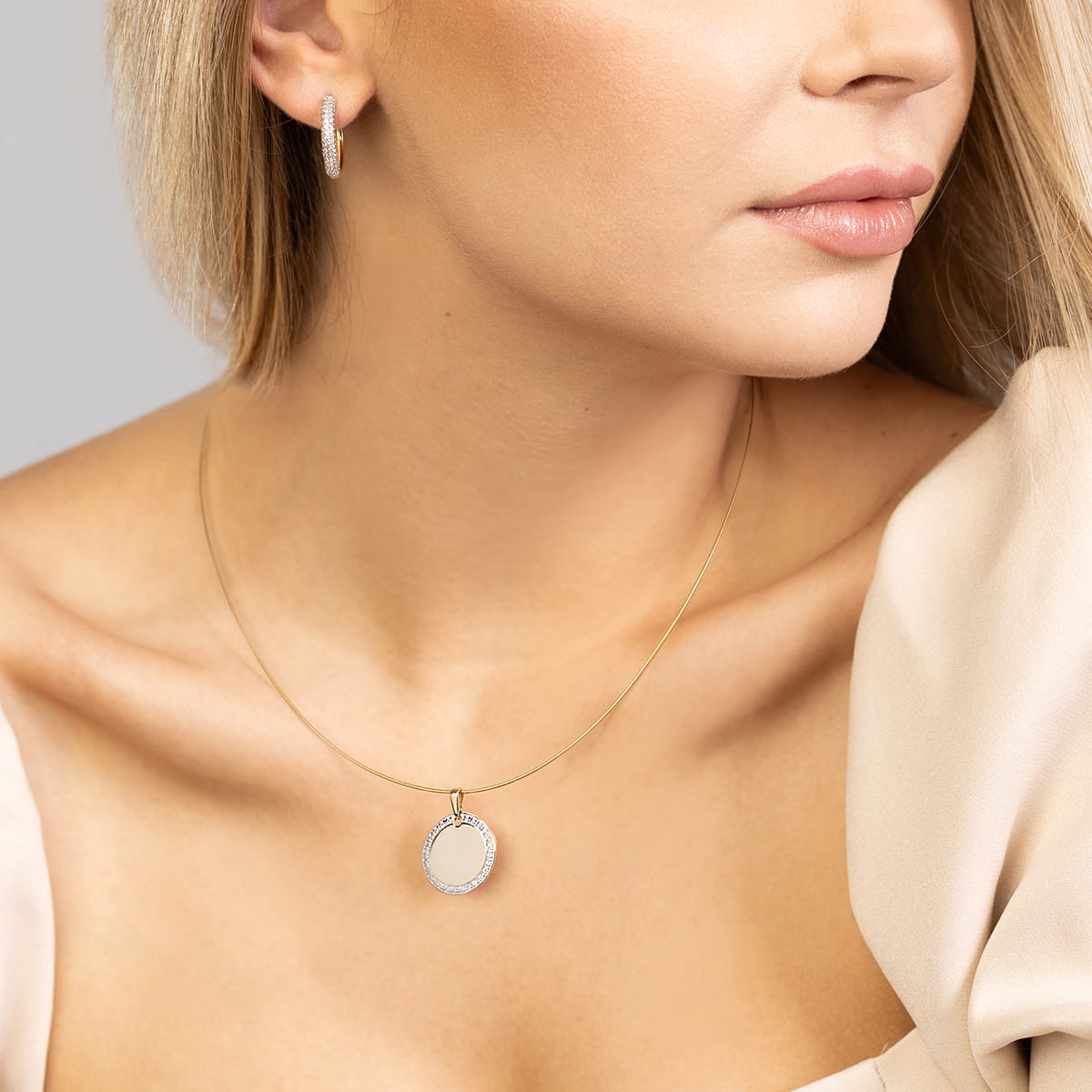 Kolczyki z diamentami żółte złoto 3 Kolczyki z diamentami żółte złoto - obrazek 3