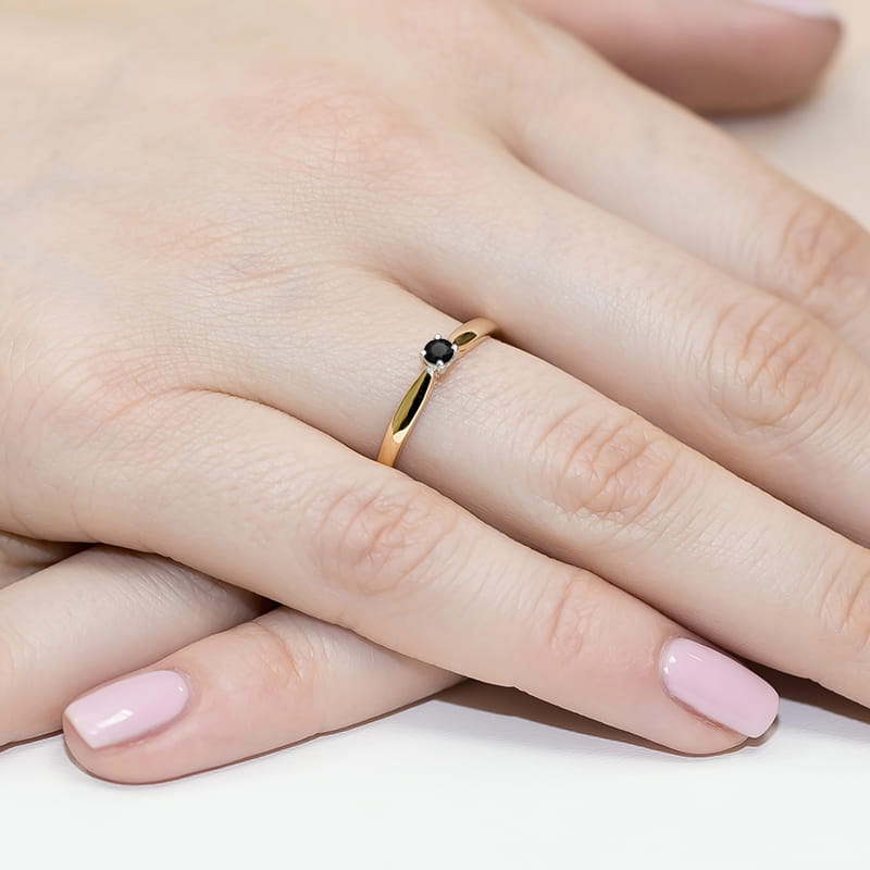 Pierścionek Czarny Diament 0,12ct żółte złoto 4 Pierścionek Czarny Diament 0,12ct żółte złoto - obrazek 4