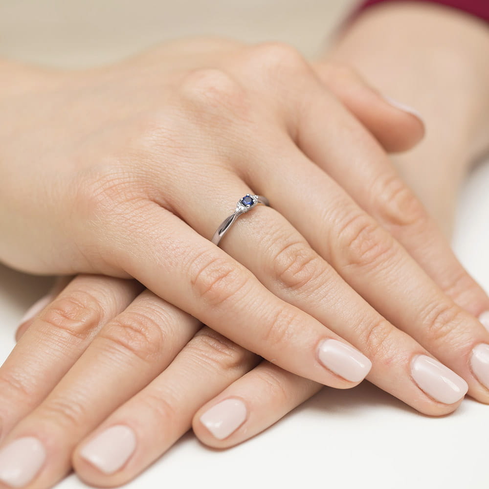 Pierścionek Szafir 0,15ct białe złoto 4 Pierścionek Szafir 0,15ct białe złoto - obrazek 4